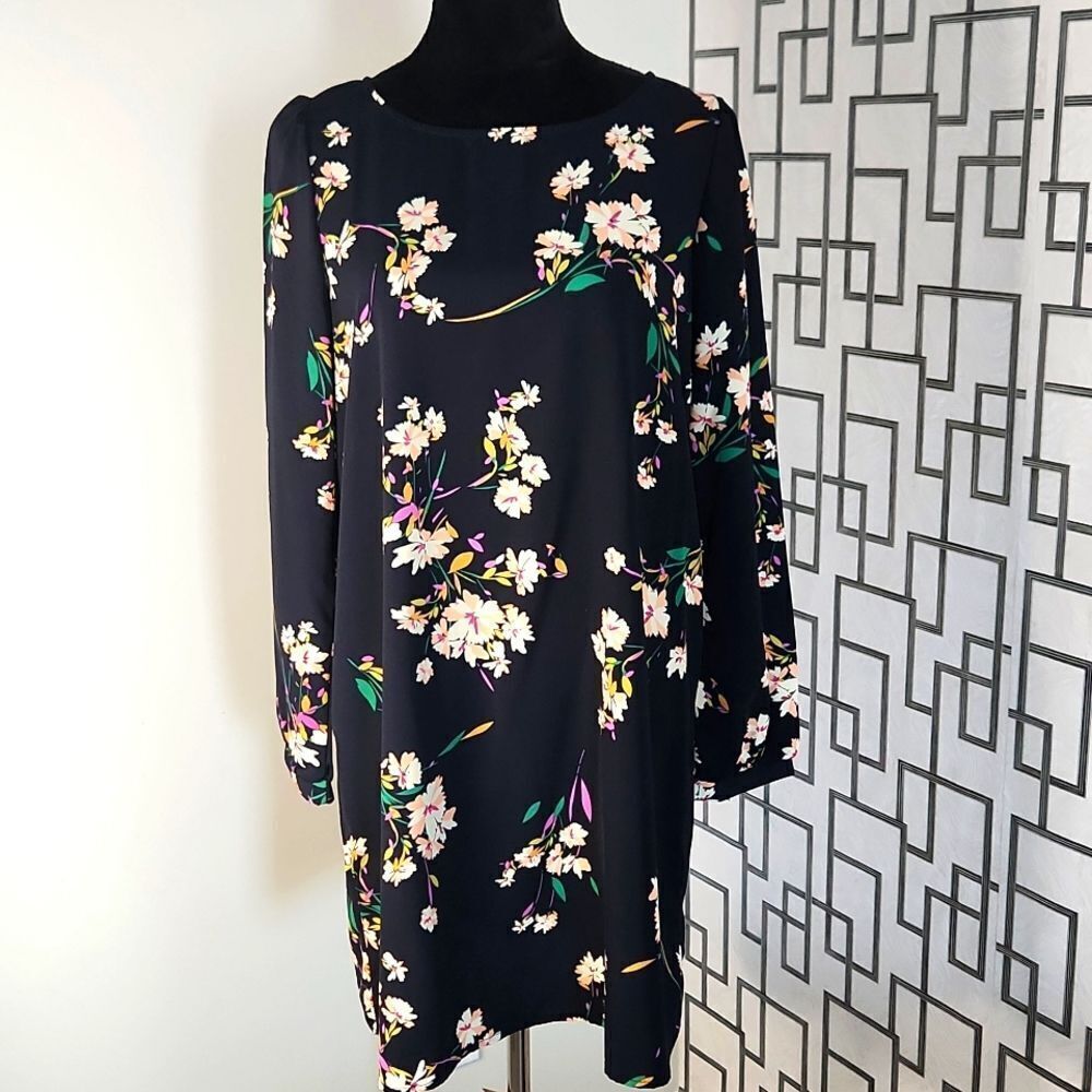 Floral Long-Sleeve Shift Dress